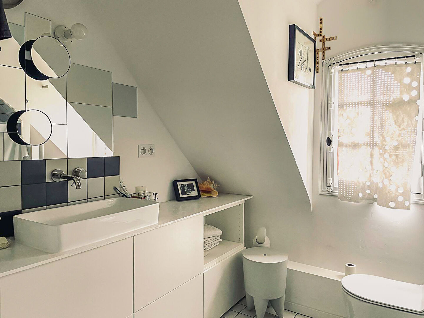 Maison 217m² –
LA MENITRE Maison 217m² –
LA MENITRE