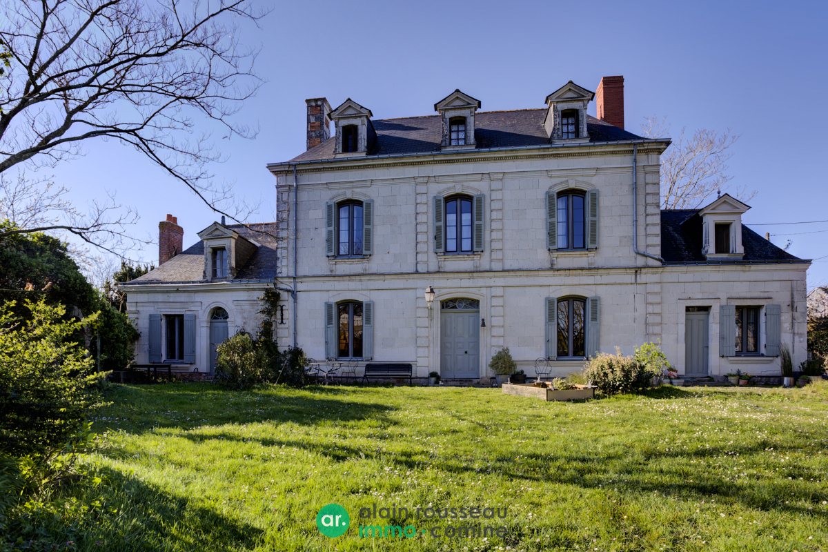 Maison 217m² –
LA MENITRE Maison 217m² –
LA MENITRE