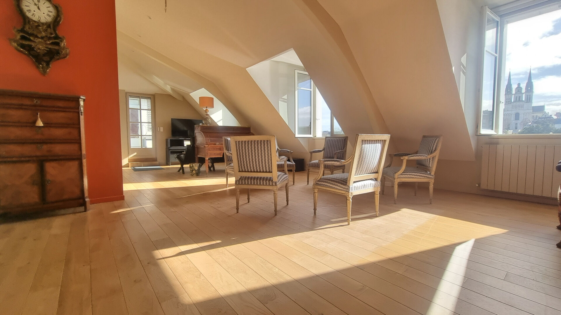 Appartement 165.49m² –
ANGERS Appartement 165.49m² –
ANGERS