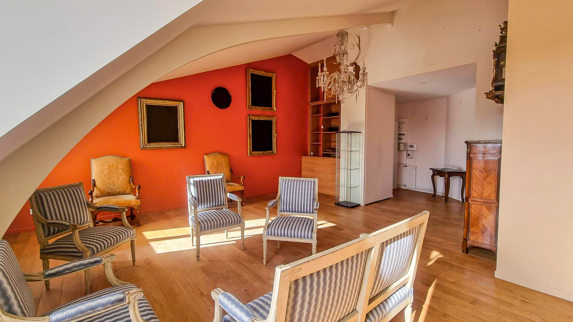 Appartement 165.49m² –
ANGERS Appartement 165.49m² –
ANGERS