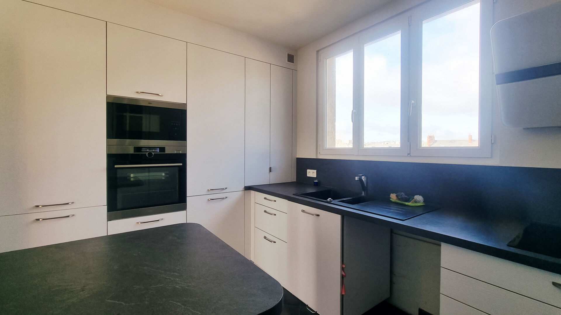 Appartement 165.49m² –
ANGERS Appartement 165.49m² –
ANGERS
