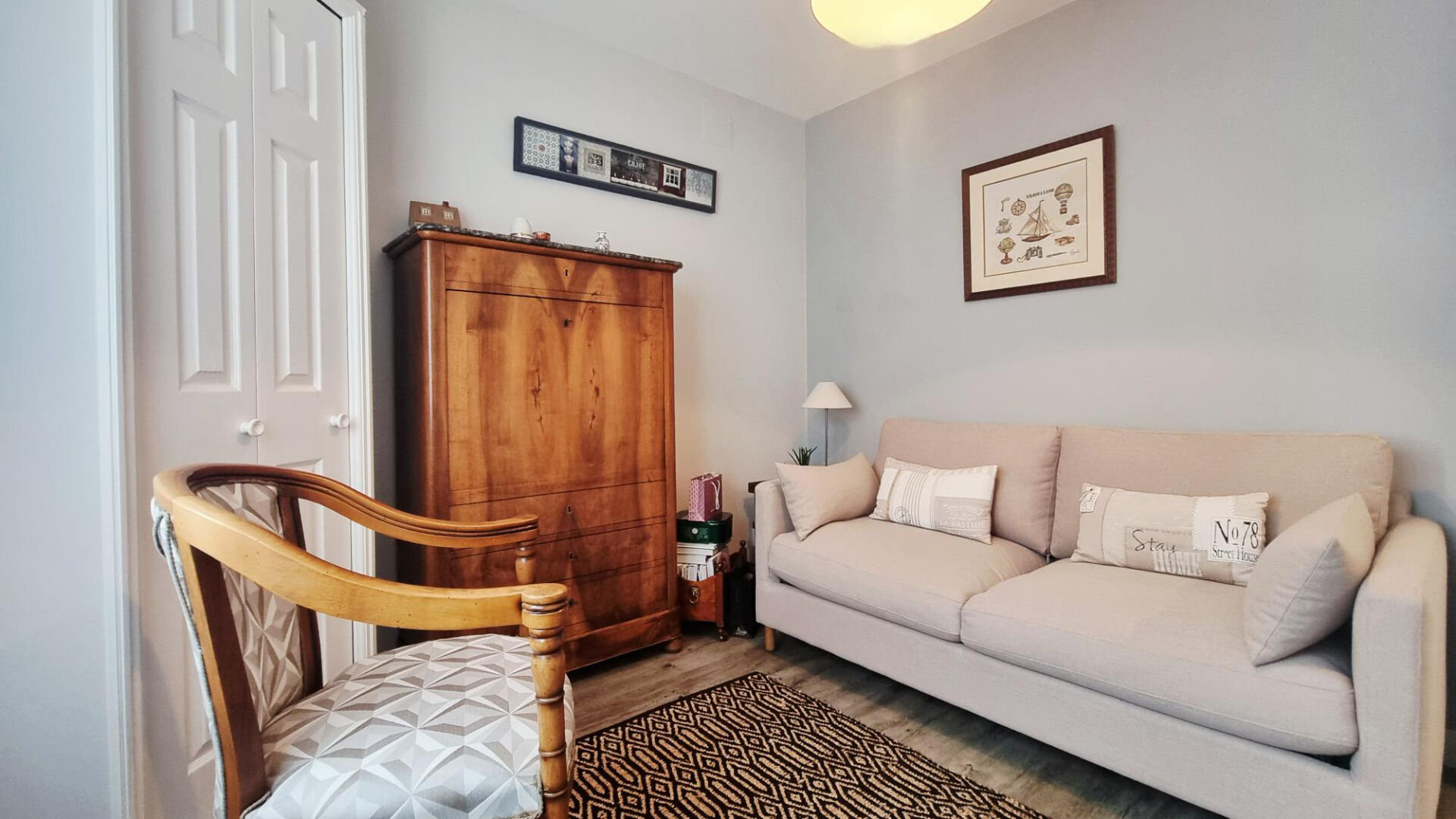 Maison 165m² –
ECOUFLANT Maison 165m² –
ECOUFLANT