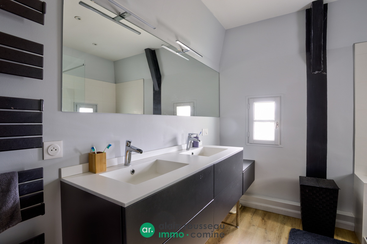 Maison 165m² –
ECOUFLANT Maison 165m² –
ECOUFLANT