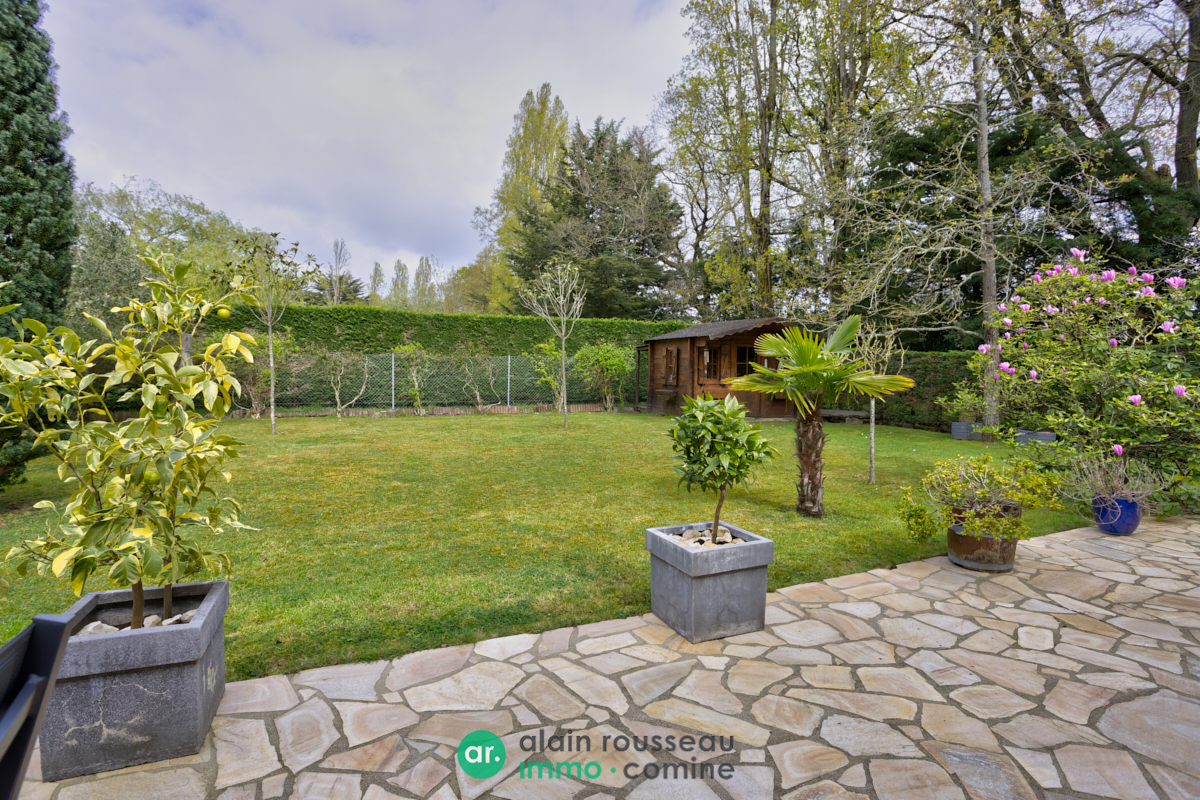 Maison 165m² –
ECOUFLANT Maison 165m² –
ECOUFLANT