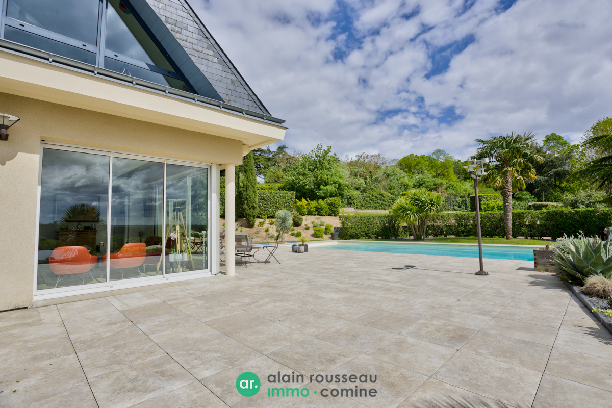 Maison 300m² – 
BOUCHEMAINE