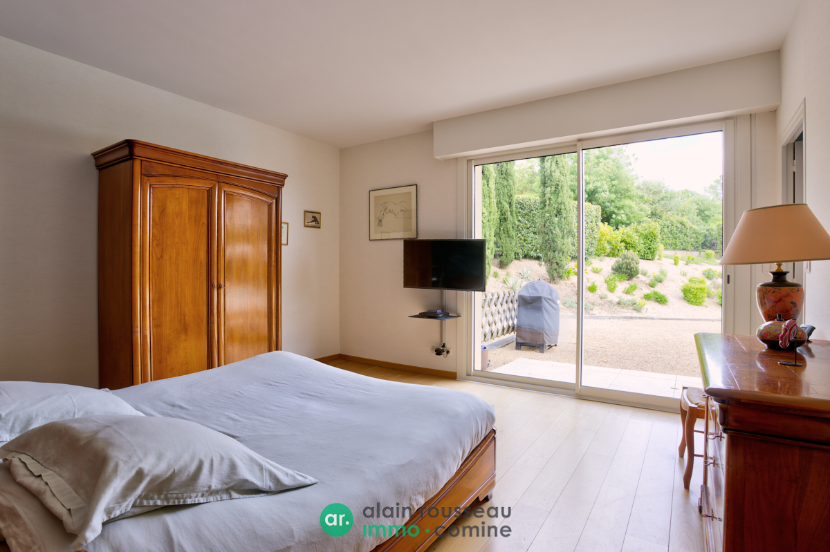 Maison 300m² –
BOUCHEMAINE Maison 300m² –
BOUCHEMAINE