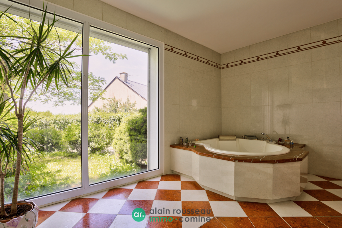 Maison 287m² – 
BAUNE
