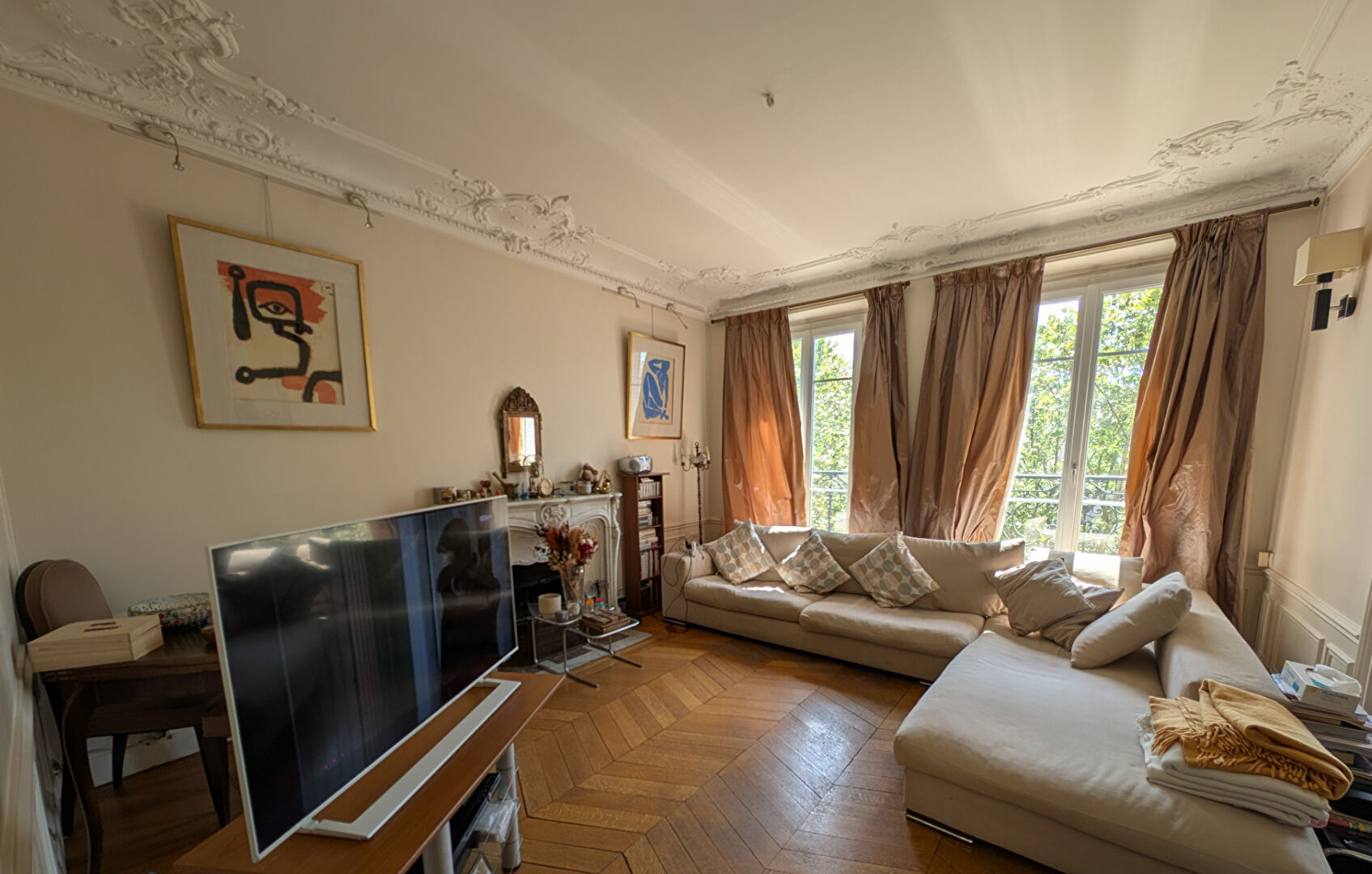 Appartement 90.59m² – 
PARIS