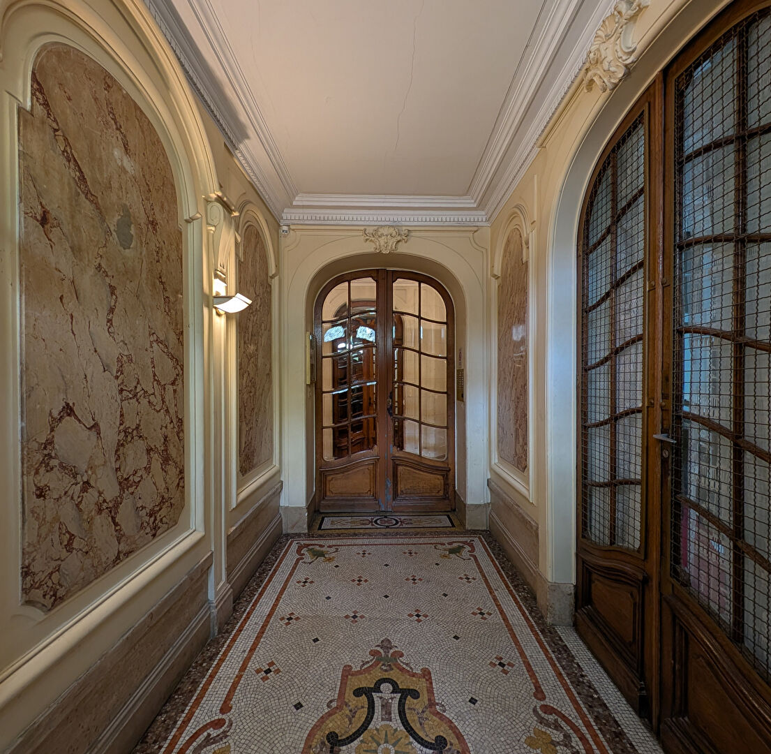 Appartement 90.59m² – 
PARIS