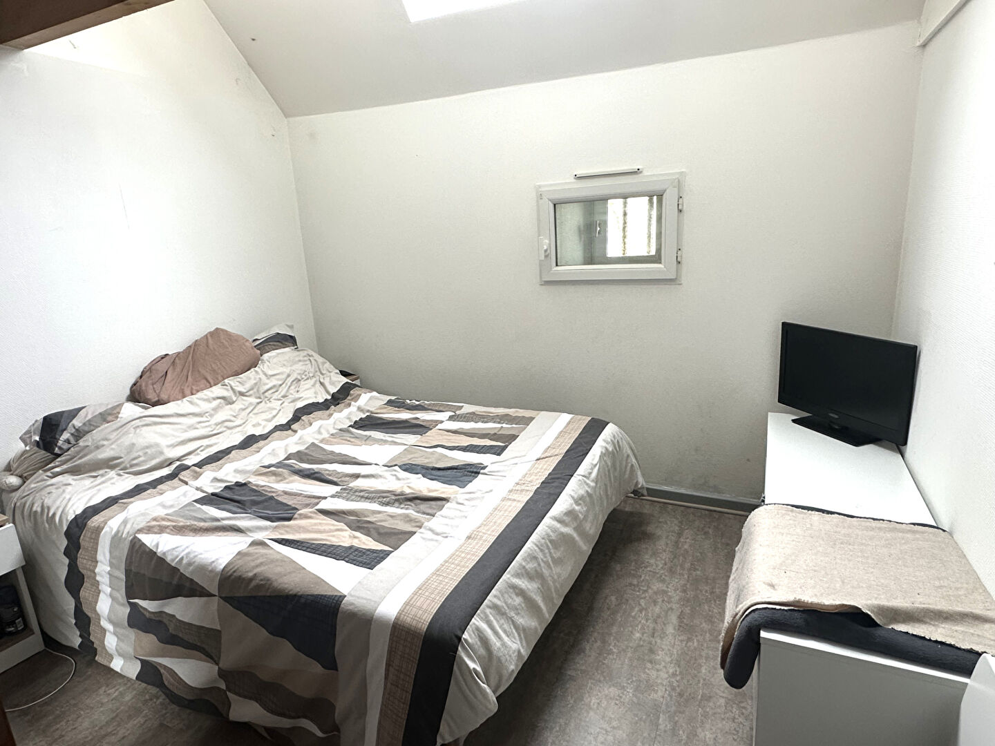 Immeuble 64.58m² – 
TRELAZE