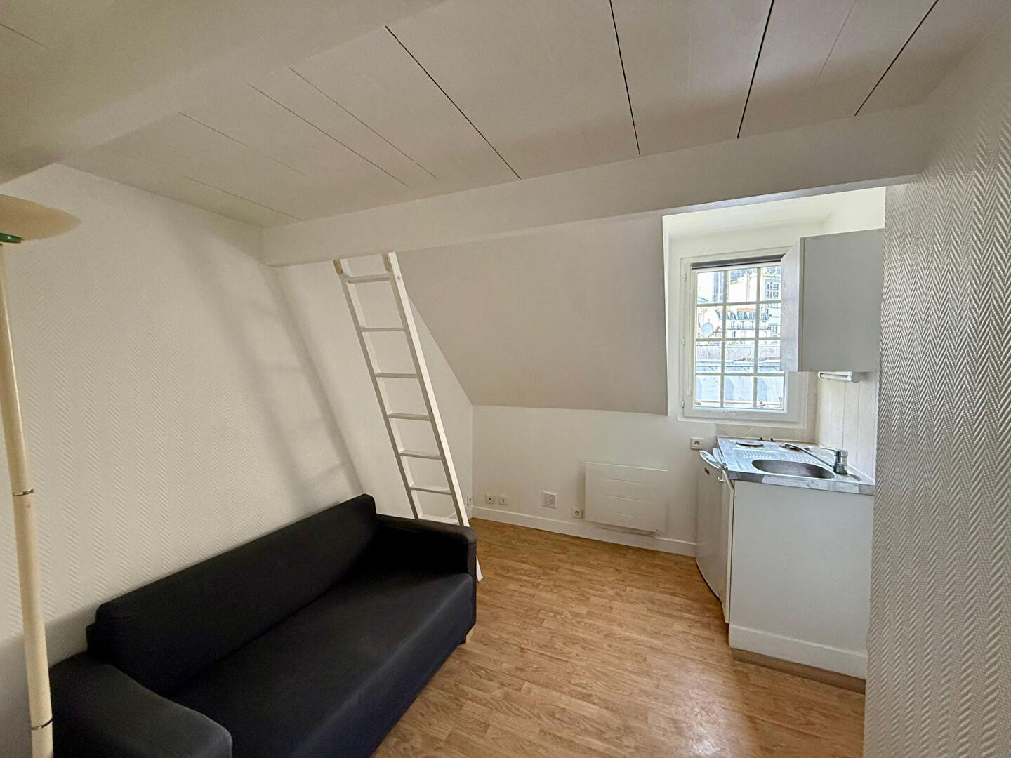 Appartement 25m² – 
PARIS