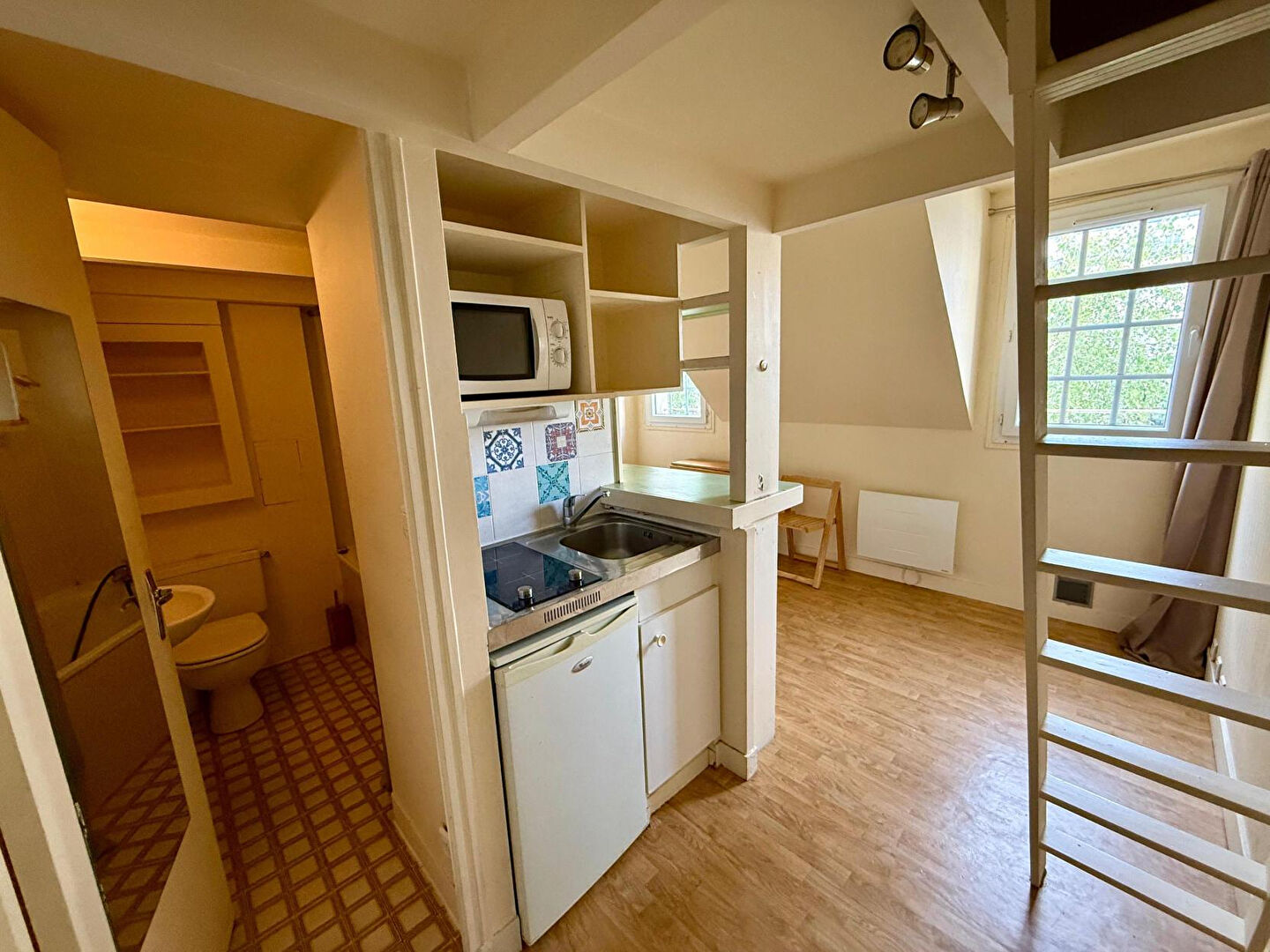 Appartement 25m² – 
PARIS