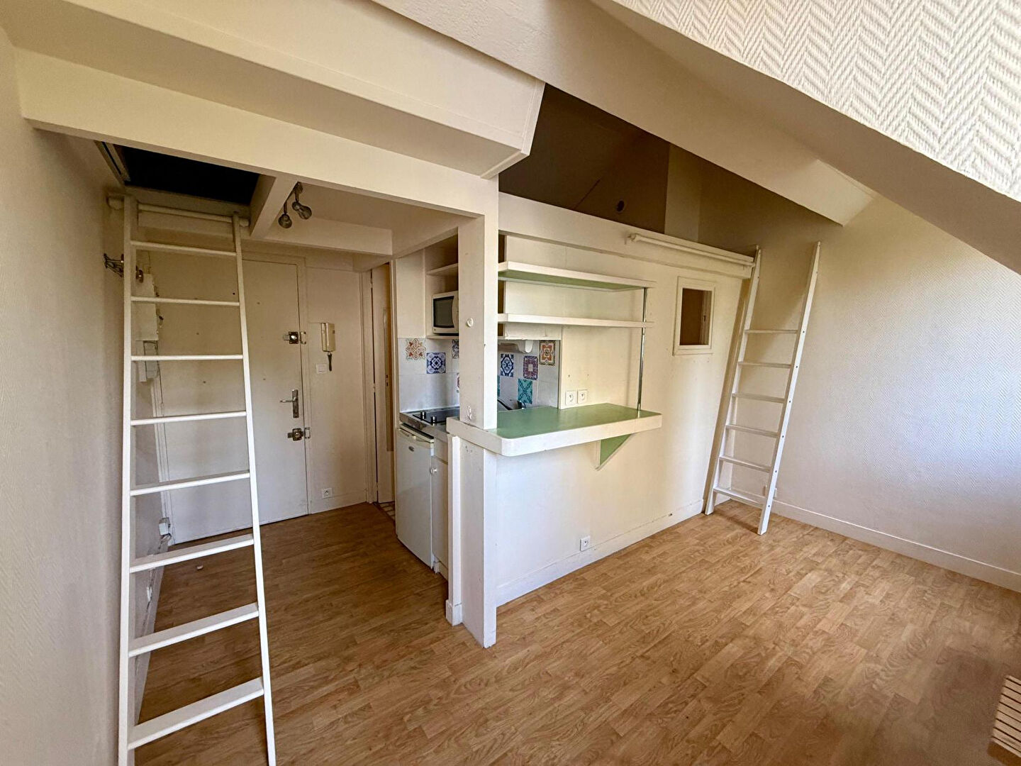 Appartement 25m² – 
PARIS