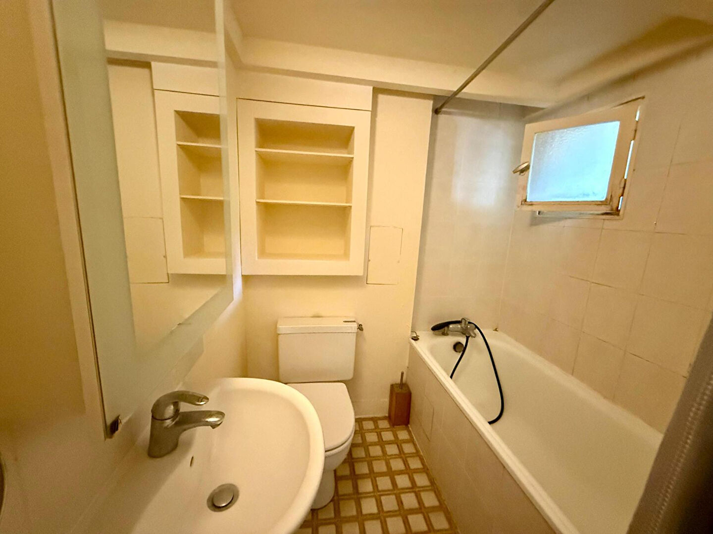 Appartement 25m² – 
PARIS