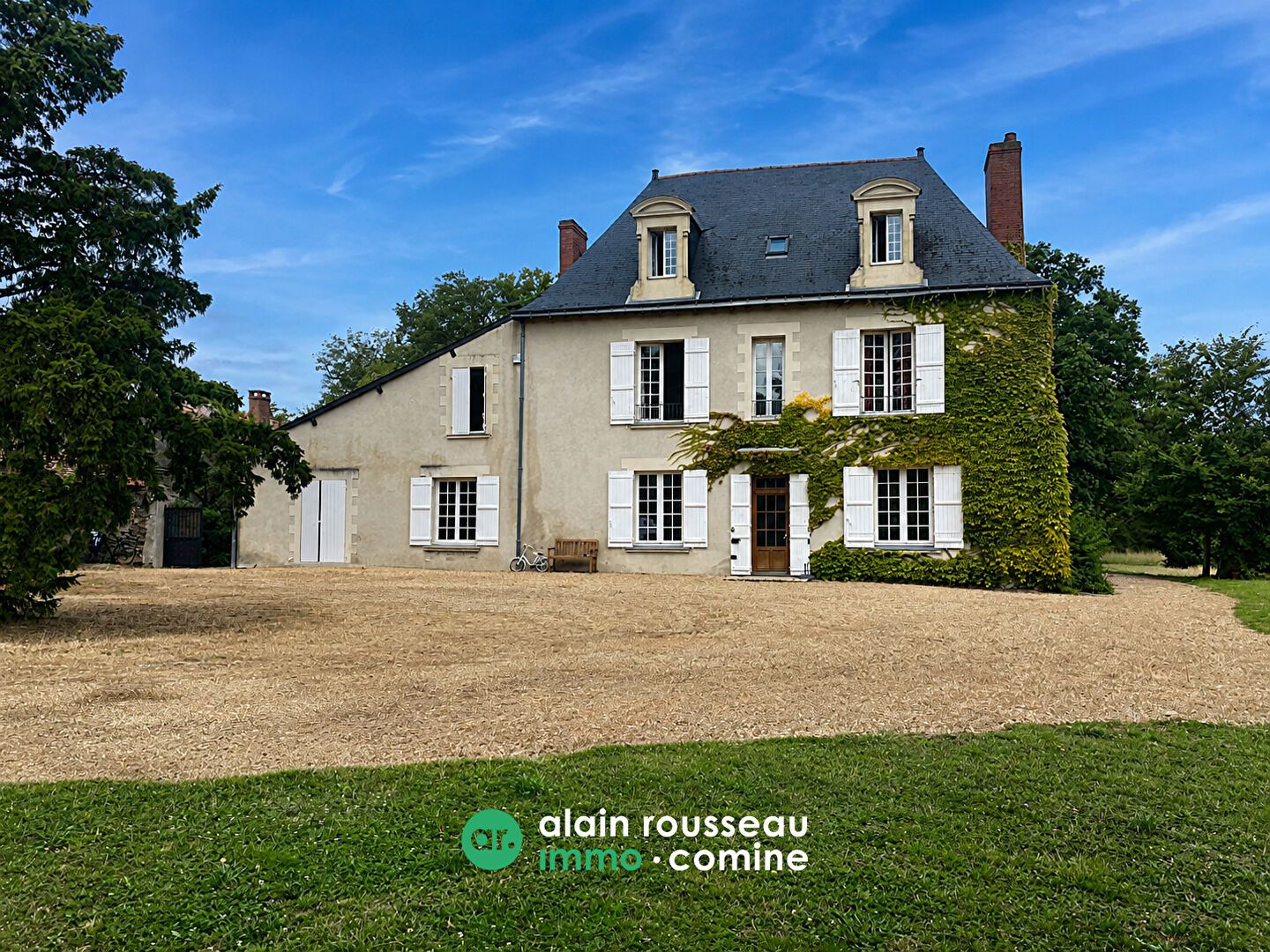 Maison 349m² – 
BOUCHEMAINE