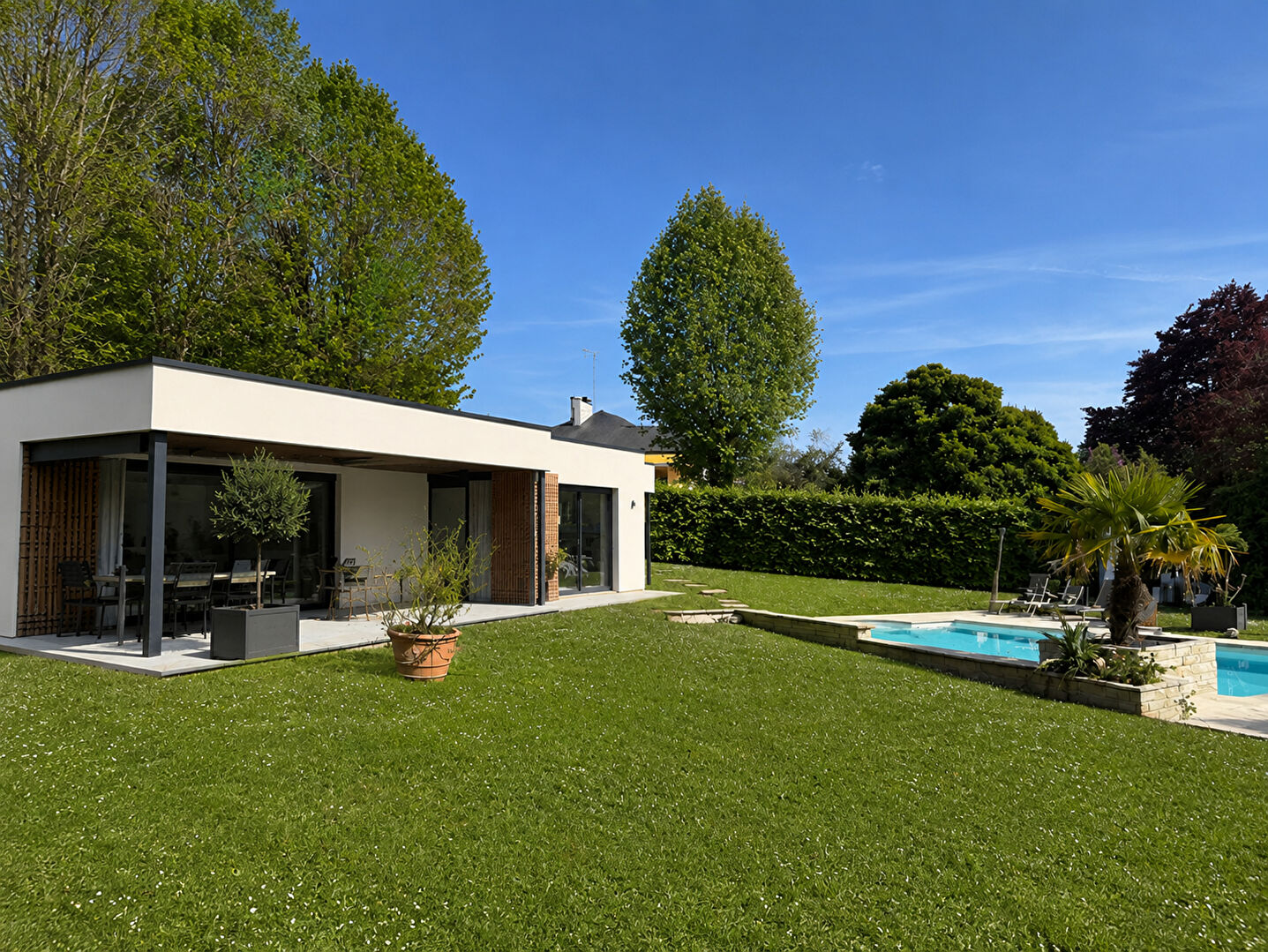Terrain 1310m² – 
BRIOLLAY