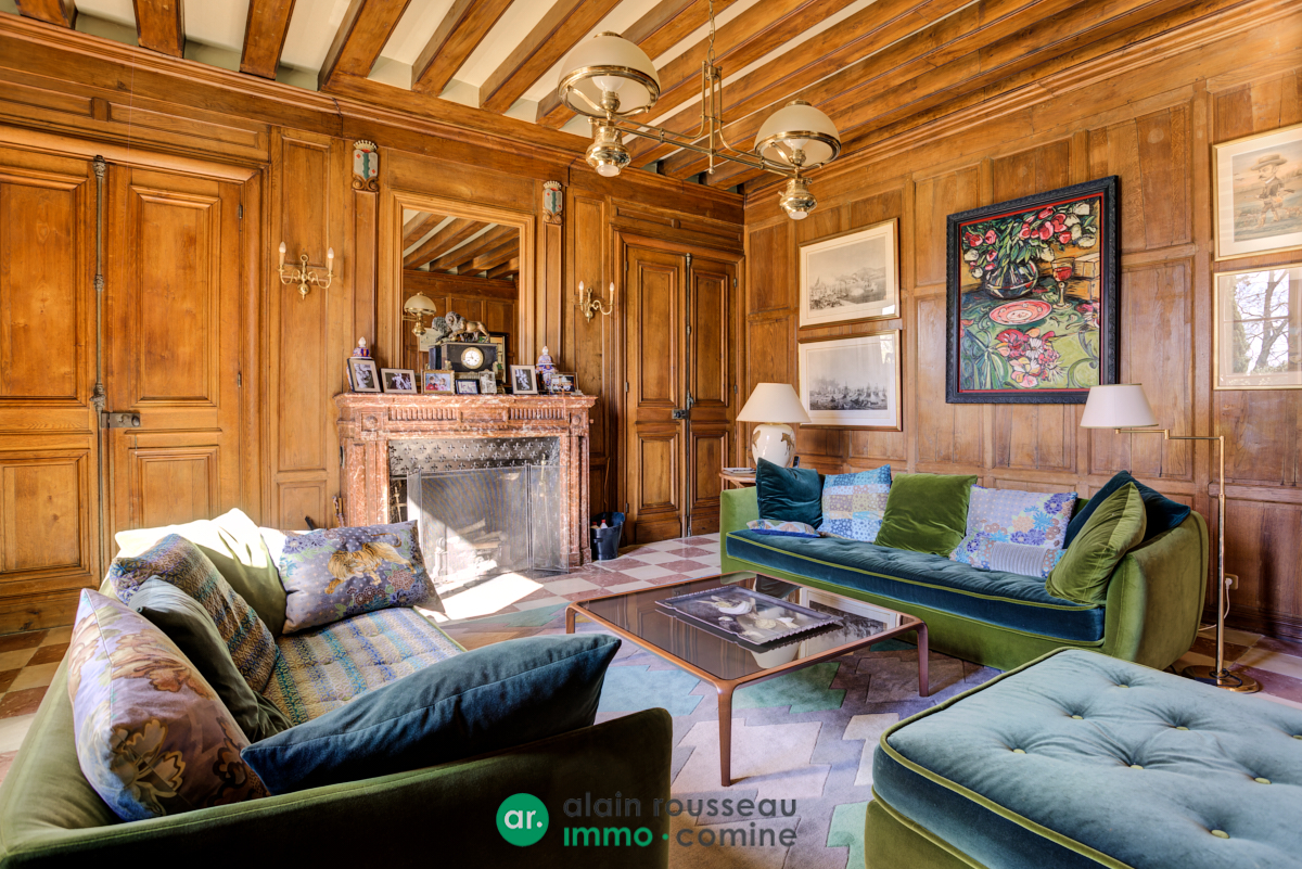 Maison 526m² –
ANGERS Maison 526m² –
ANGERS