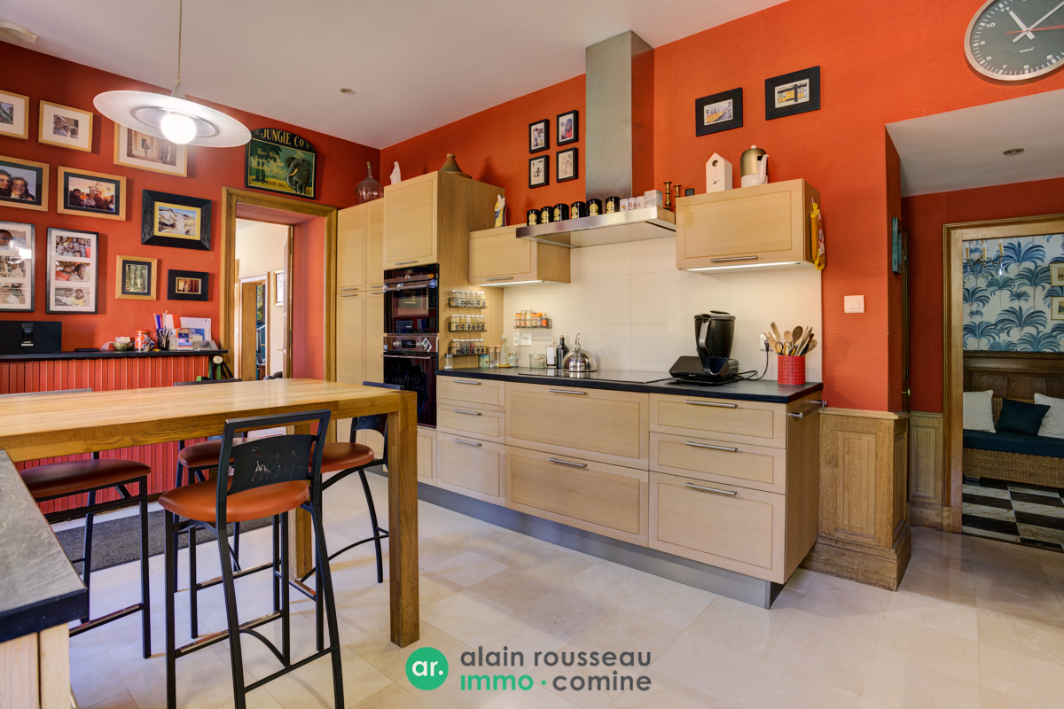 Maison 526m² –
ANGERS Maison 526m² –
ANGERS