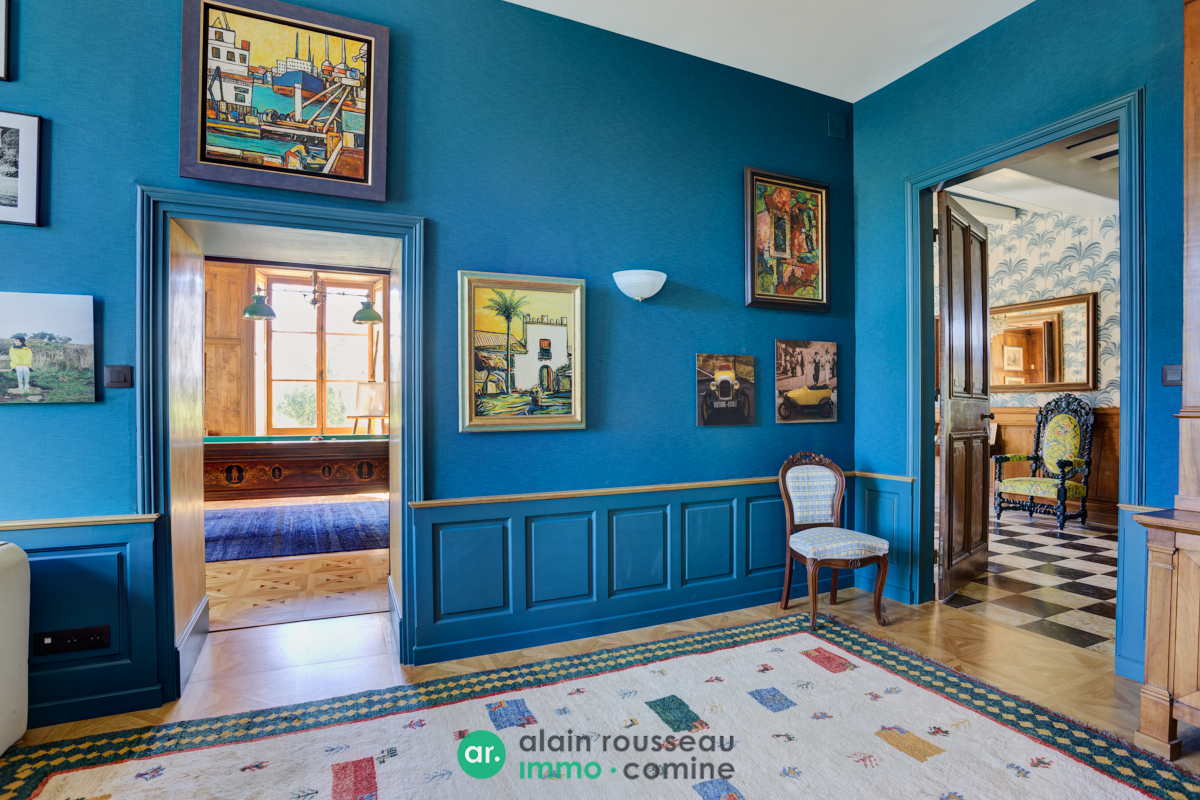 Maison 526m² –
ANGERS Maison 526m² –
ANGERS