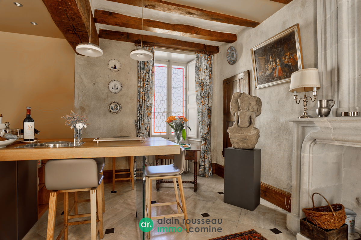 Maison 321.27m² – 
ANGERS
