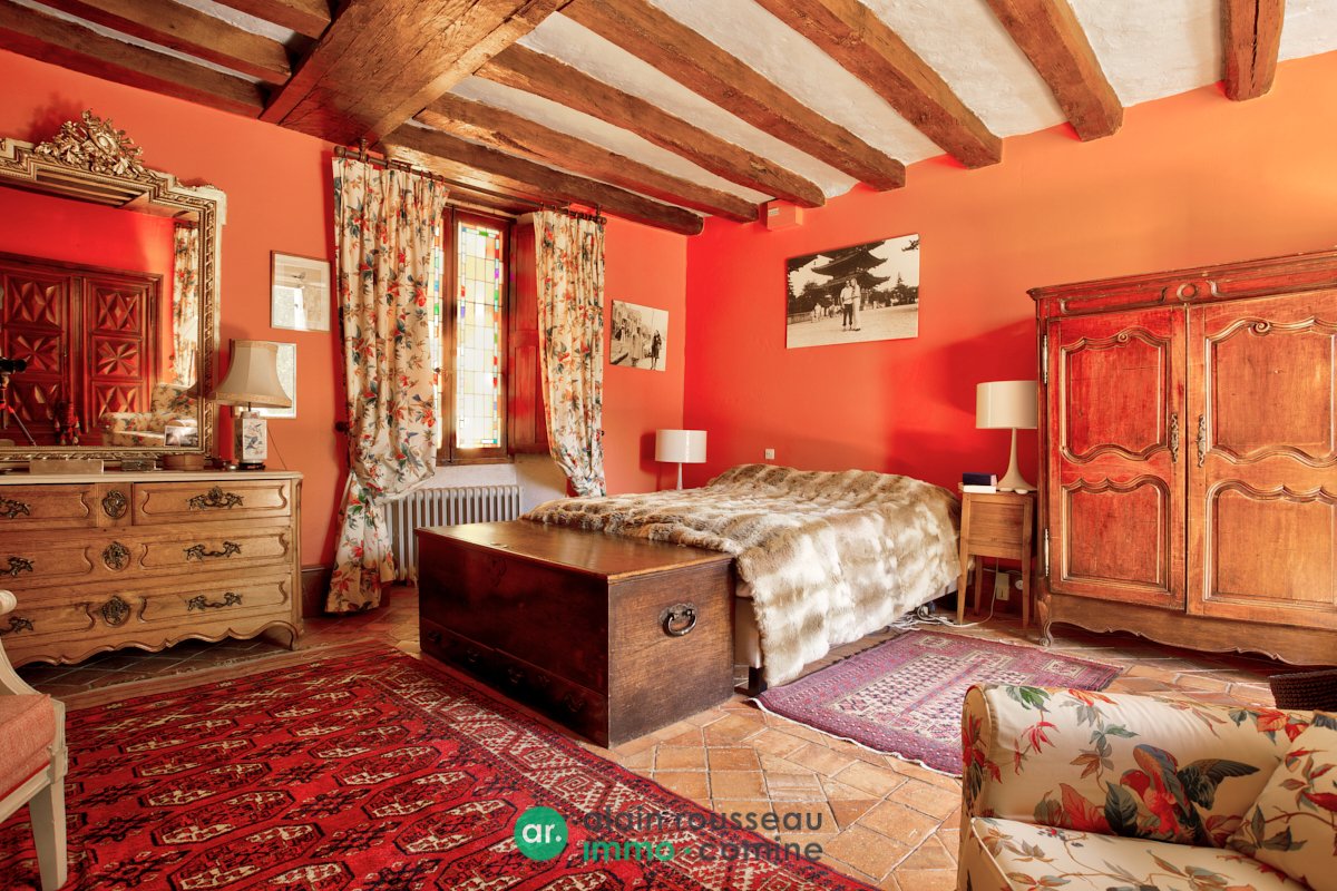 Maison 321.27m² – 
ANGERS