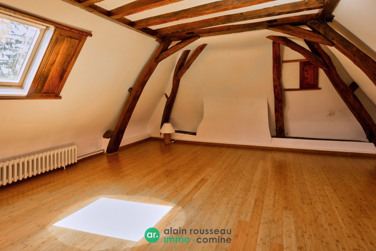 Maison 321.27m² – 
ANGERS