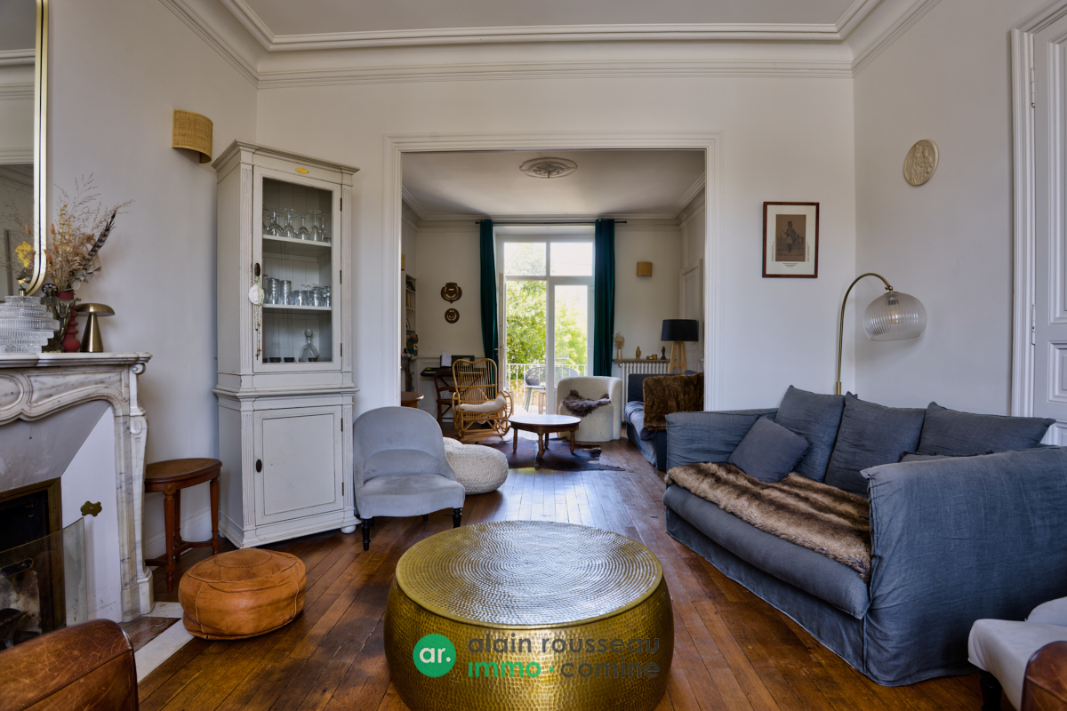Maison 223m² –
ANGERS Maison 223m² –
ANGERS