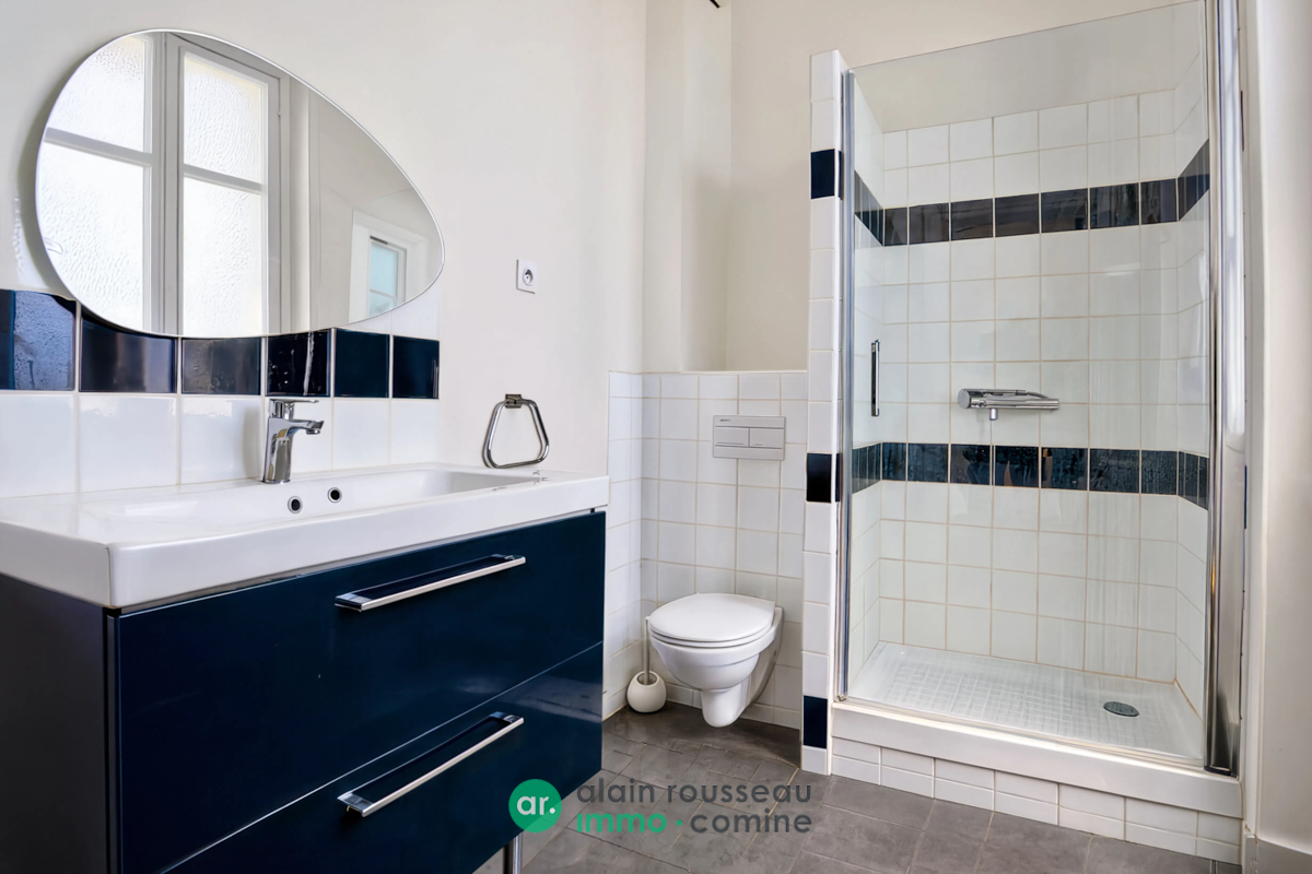 Maison 223m² –
ANGERS Maison 223m² –
ANGERS