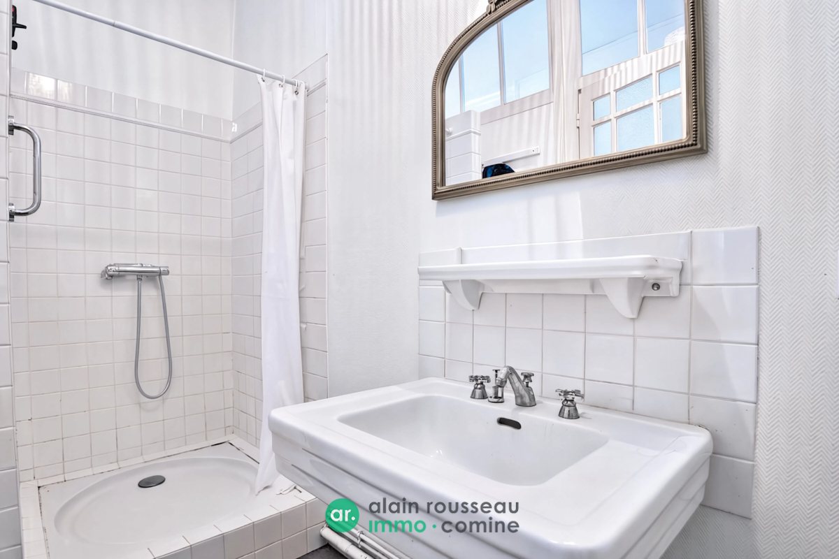 Maison 223m² –
ANGERS Maison 223m² –
ANGERS