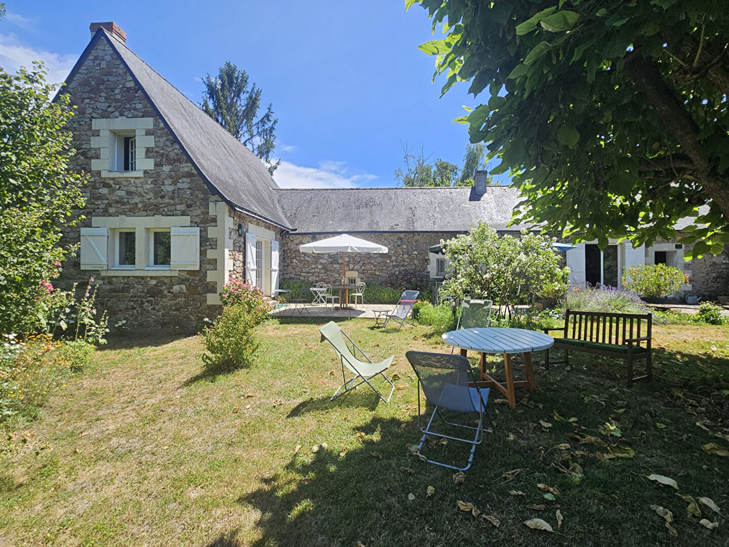 Maison 192m² – 
BLAISON SAINT SULPICE
