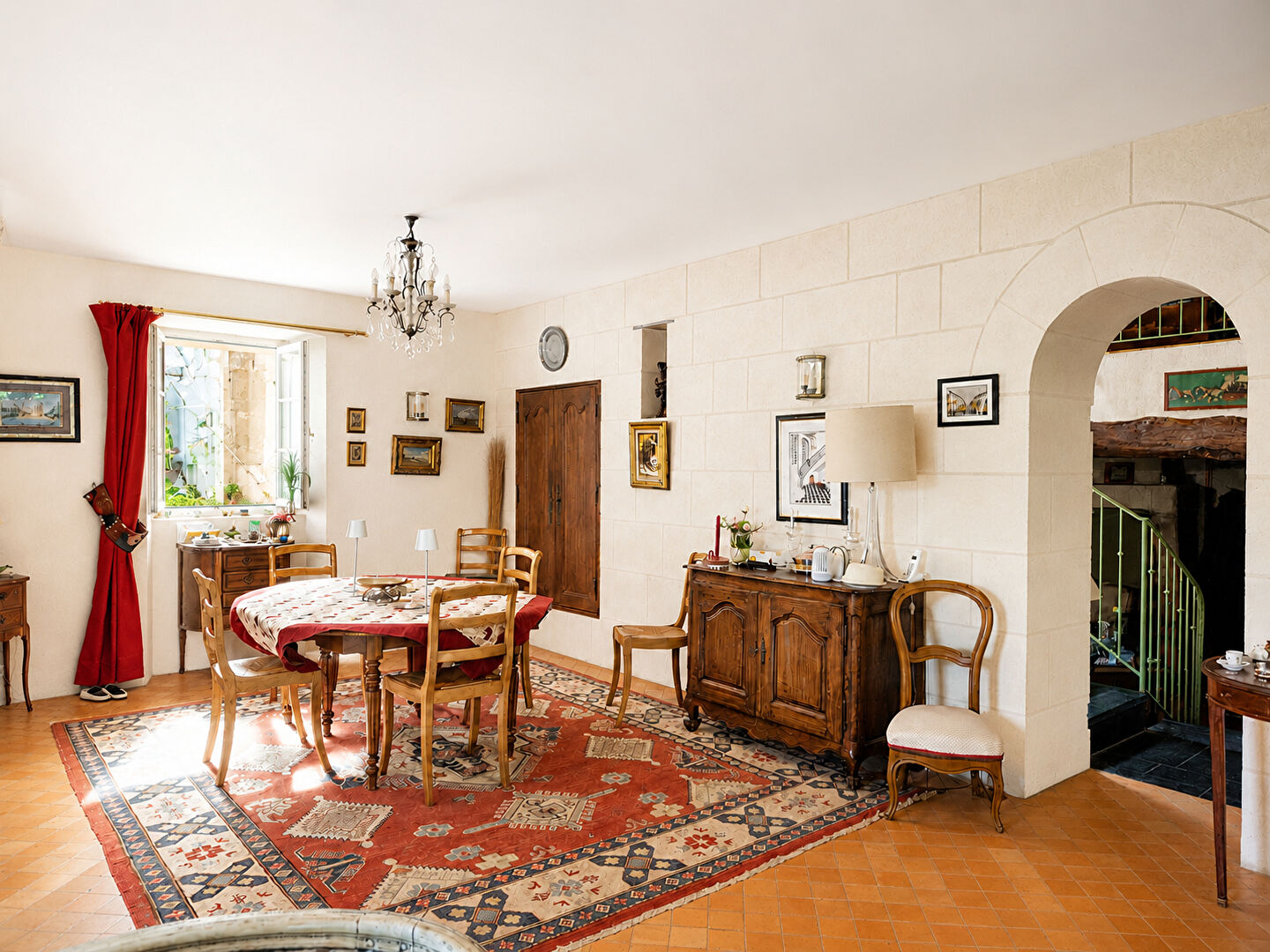 Maison 192m² –
BLAISON SAINT SULPICE Maison 192m² –
BLAISON SAINT SULPICE