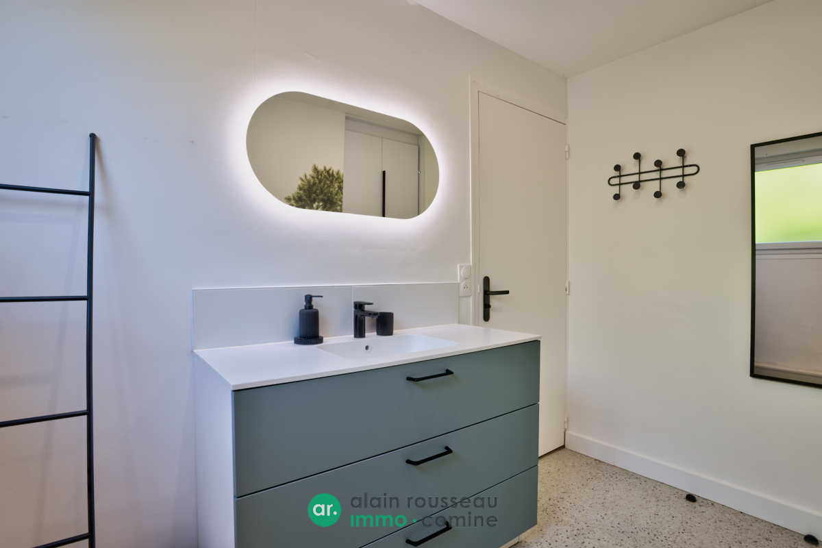 Maison 227m² – 
AVRILLE