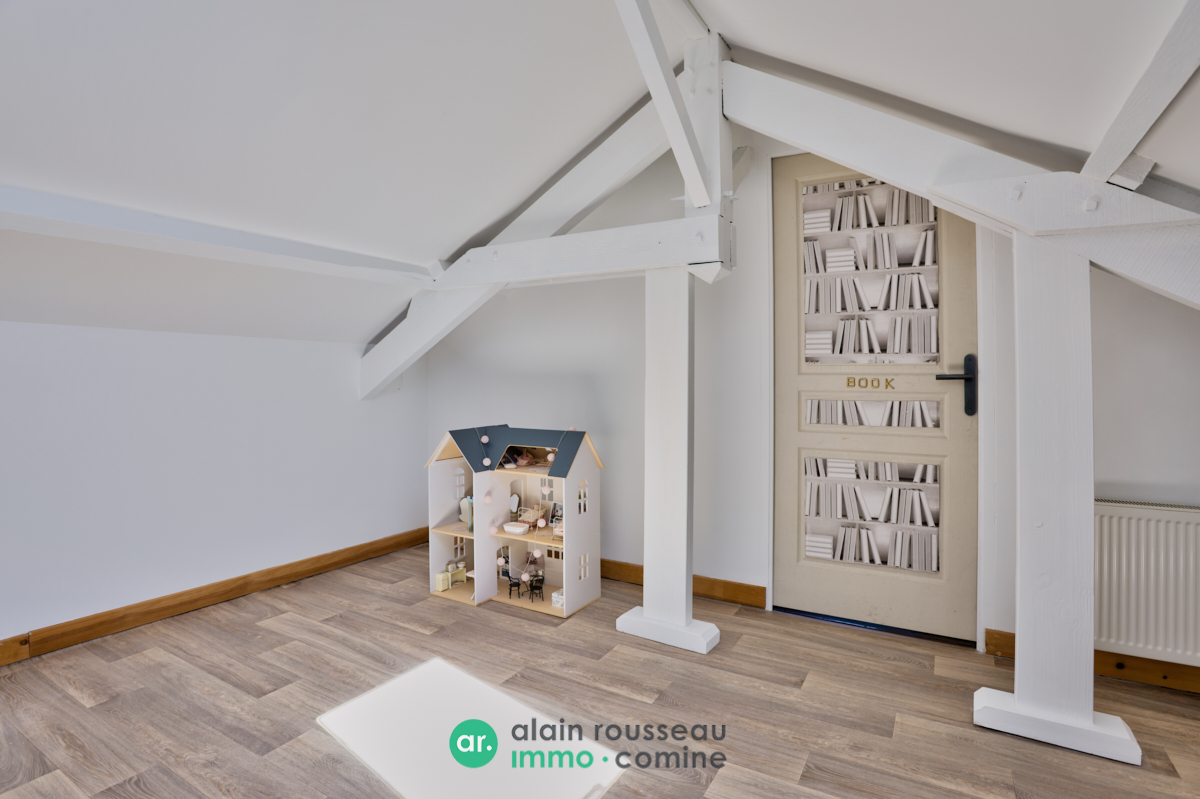 Maison 227m² – 
AVRILLE