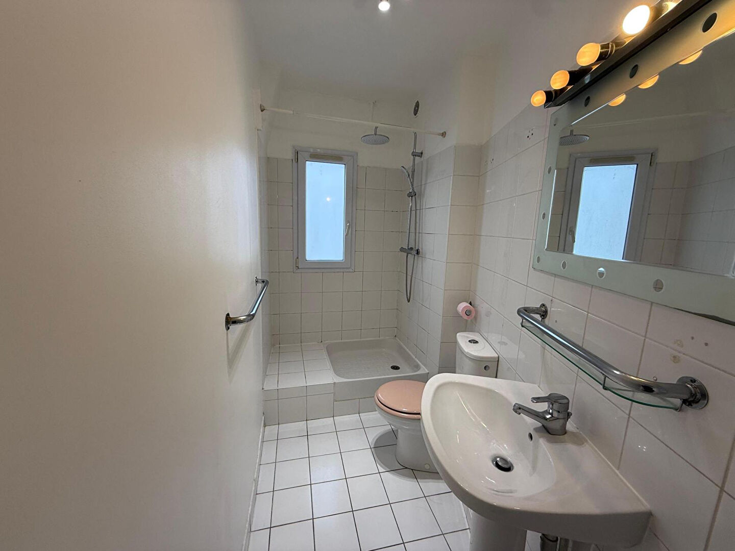 Appartement 39.77m² – 
PARIS