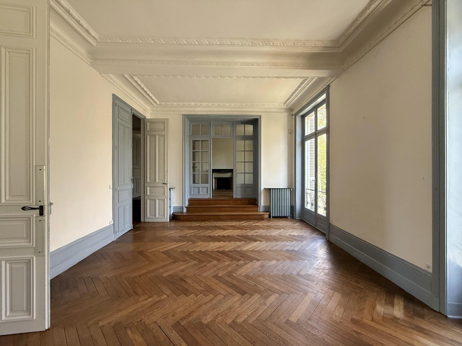 Maison 315.82m² – ANGERS