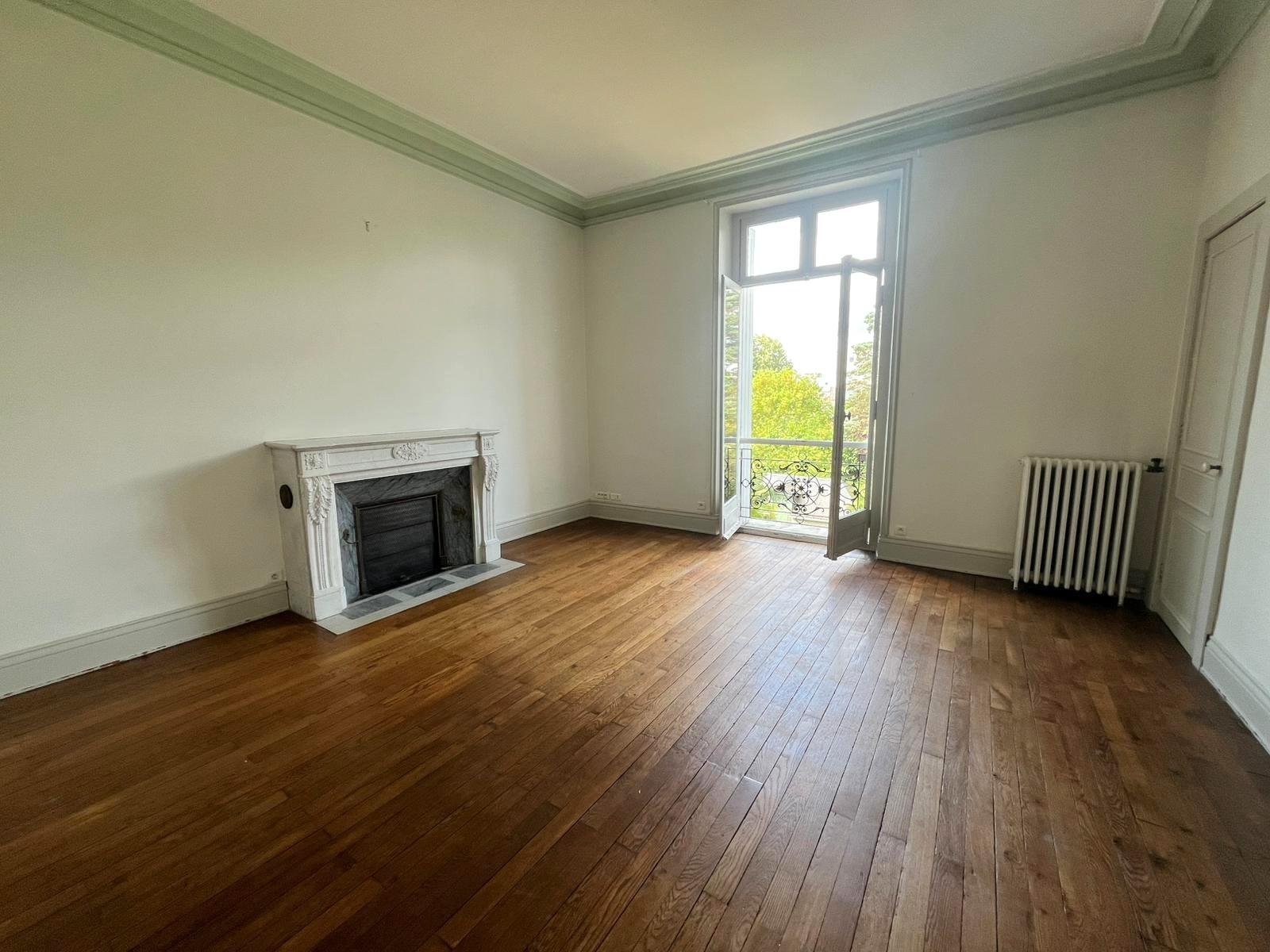 Maison 315.82m² – ANGERS