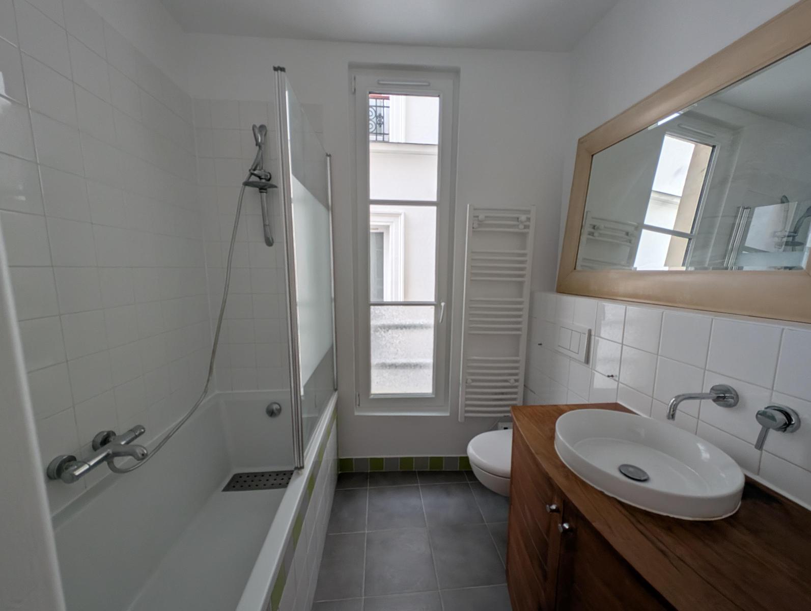 Appartement 74.79m² – PARIS